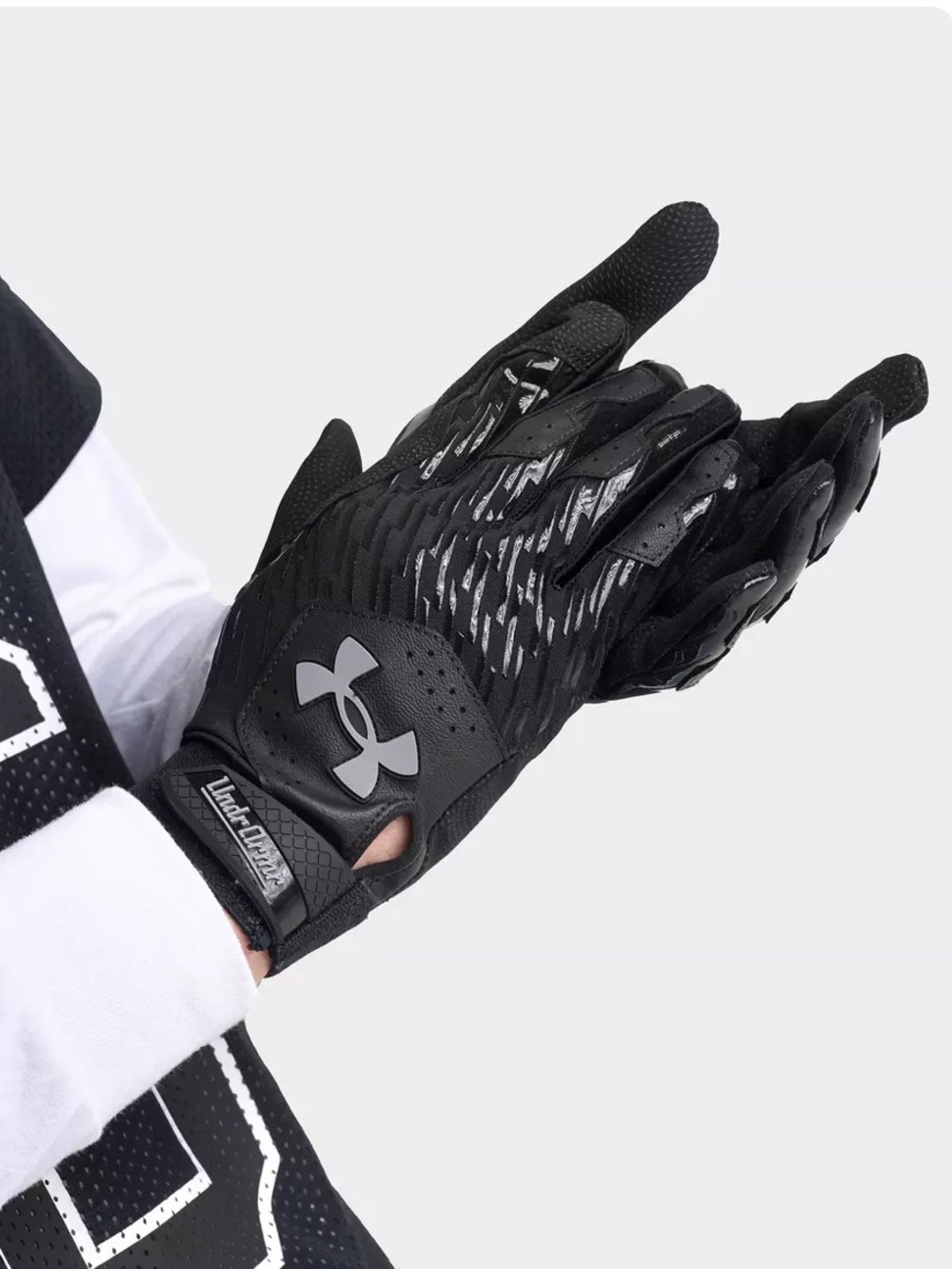 Men’s Under Armour Clean Up Batting Gloves, Size Small